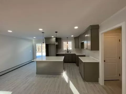 4 Overhill Rd, Warren, RI 02885 photo 11