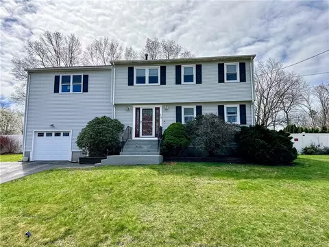 26 Monroe Dr, Coventry, RI 02816
