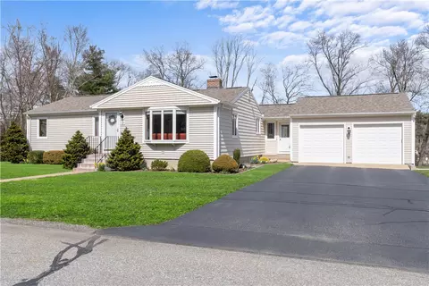 37 Lakeside Dr, Smithfield, RI 02917