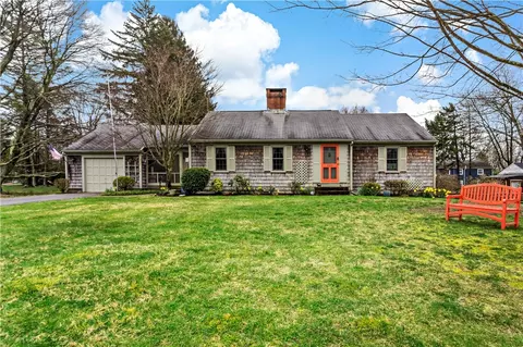 226 Kenyon Ave, East Greenwich, RI 02818