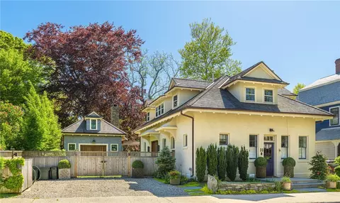 33 Everett St, Newport, RI 02840
