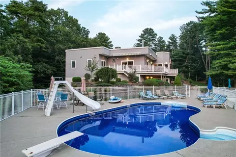 25 Fairview Ave, Hopkinton, RI 02832