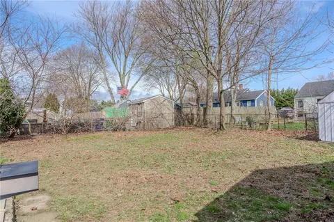 Exterior - 11 Largo Rd, Warwick, RI 02886 photo 4 of 8