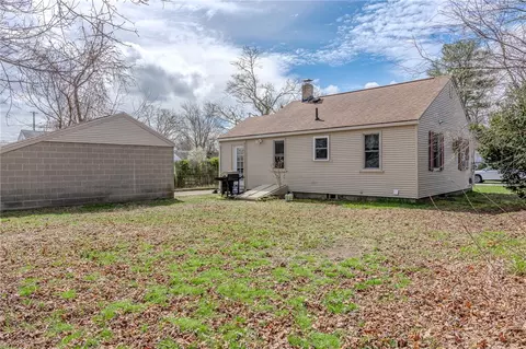Exterior - 11 Largo Rd, Warwick, RI 02886 photo 5 of 8