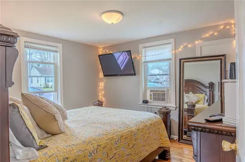 Bedroom - 11 Largo Rd, Warwick, RI 02886 photo 1 of 3