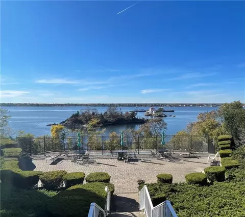 43 Bullocks Point Ave #8C, Riverside, RI 02915