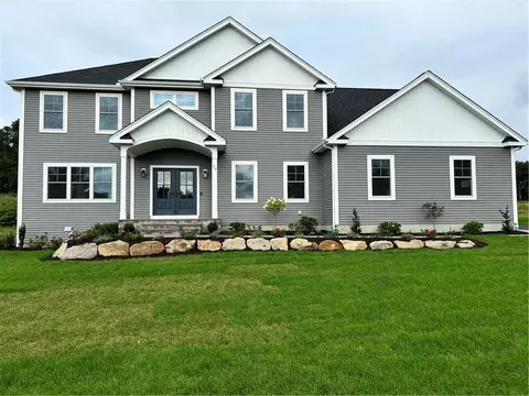 79 Explorer Dr, Saunderstown, RI 02874