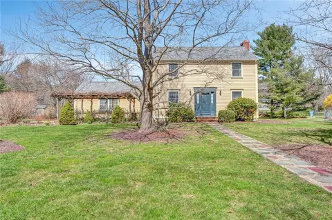31 Keats Dr, North Kingstown, RI 02852