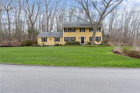 138 Beacon Dr, North Kingstown, RI 02852