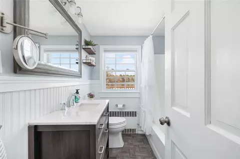 Bath - 18 Maple Root Rd, Coventry, RI 02816 photo 3 of 3