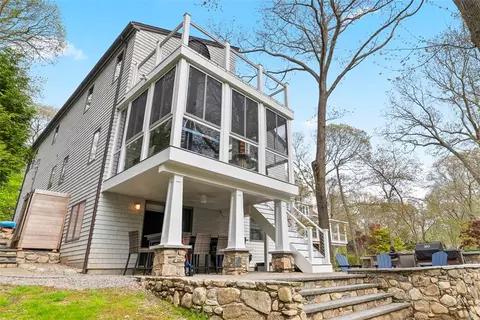 43 Gounod Rd, Westerly, RI 02891