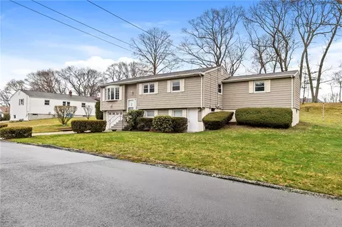 Exterior - 18 Carant Rd, Warwick, RI 02889 photo 3 of 6