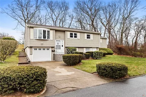 Exterior - 18 Carant Rd, Warwick, RI 02889 photo 2 of 6
