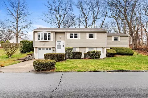 18 Carant Rd, Warwick, RI 02889
