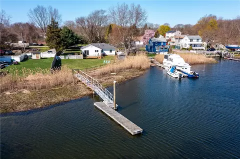 12 Waterfront Dr, Warwick, RI 02889