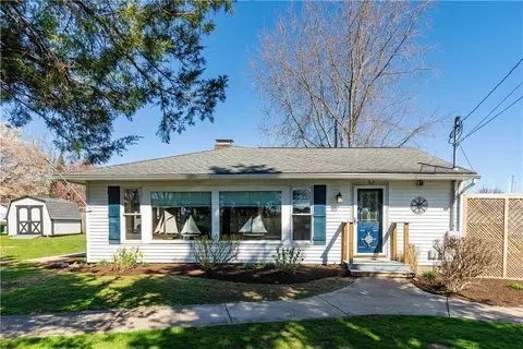 Exterior - 12 Waterfront Dr, Warwick, RI 02889 photo 3 of 11