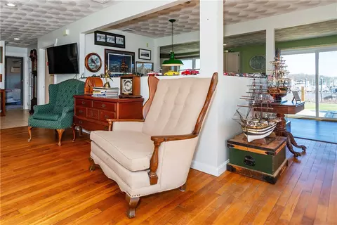 Living - 12 Waterfront Dr, Warwick, RI 02889 photo 2 of 5