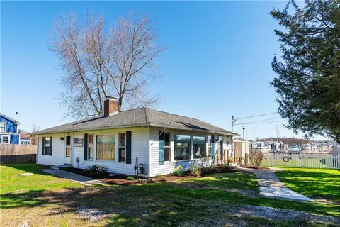 Exterior - 12 Waterfront Dr, Warwick, RI 02889 photo 1 of 11