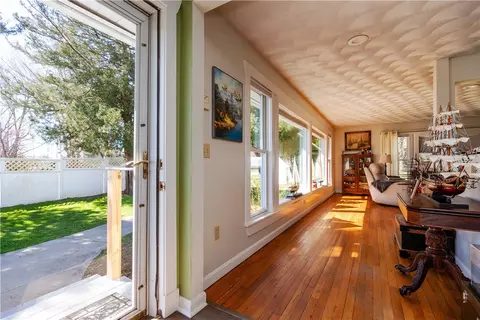 Entry Way - 12 Waterfront Dr, Warwick, RI 02889 photo 2 of 3