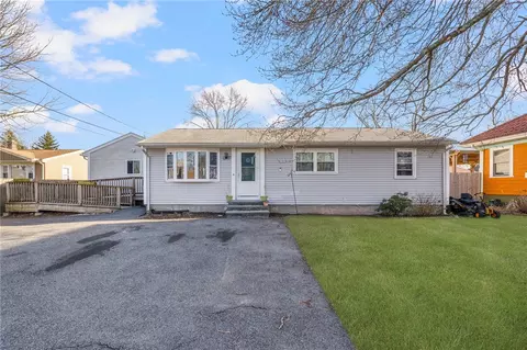 66 Benedict Rd, Warwick, RI 02888