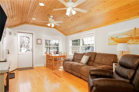 88 Old Post Rd #6, Westerly, RI 02891
