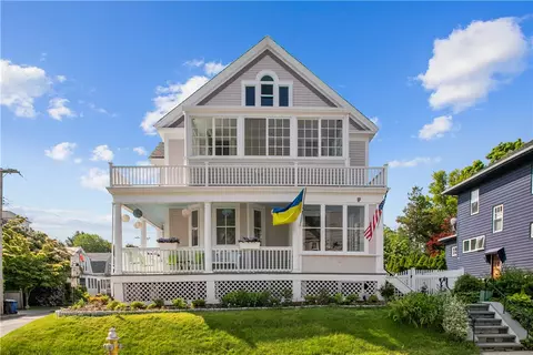 17 Bliss Rd, Newport, RI 02840