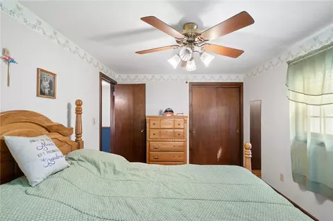 Bedroom - 59 Halsey Rd, Woonsocket, RI 02895 photo 4 of 6