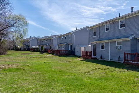 95 Reed St, Warwick, RI 02886 photo 3