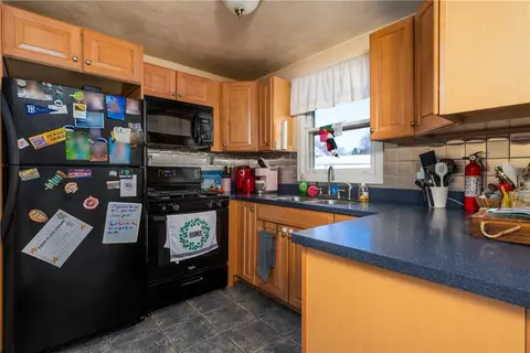 95 Reed St, Warwick, RI 02886 photo 15