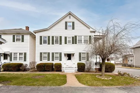 87 Division St, Lincoln, RI 02865