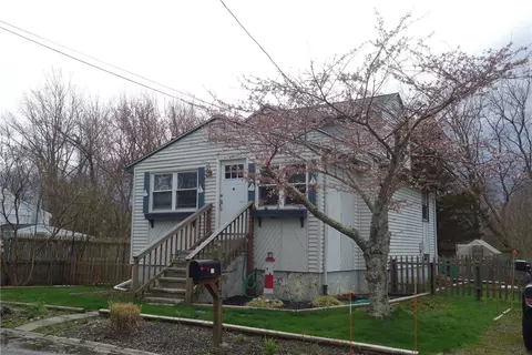 11 St Claire Ave, Warwick, RI 02889