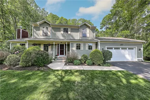 61 Morgan Ct, North Kingstown, RI 02852