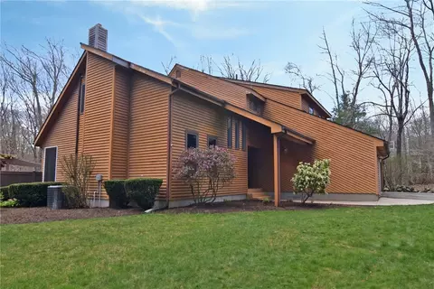 105 Trout Brook Ln, Scituate, RI 02831