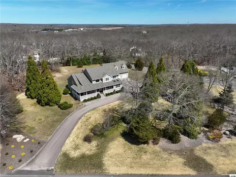 View/Area - 2 Orleans Ct, Westerly, RI 02891 photo 3 of 4