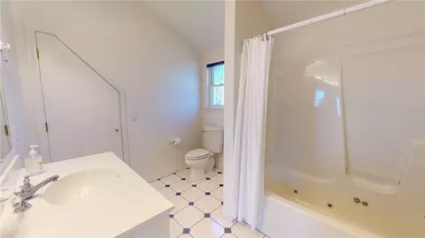 Bath - 2 Orleans Ct, Westerly, RI 02891 photo 5 of 5
