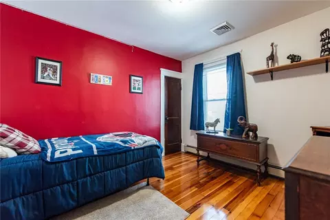 Bedroom - 52 Fairlawn Ave, Woonsocket, RI 02895 photo 3 of 5