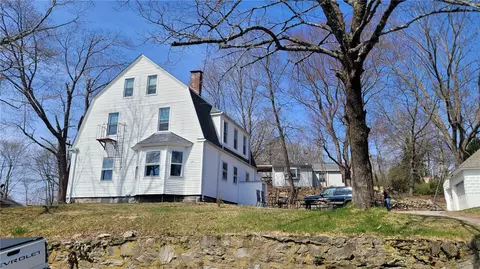 166 Nursery Ave, Woonsocket, RI 02895 photo 2