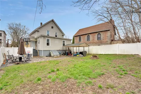 Exterior - 527 Fairmount St, Woonsocket, RI 02895 photo 5 of 7