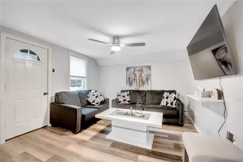 Living - 527 Fairmount St, Woonsocket, RI 02895 photo 5 of 6