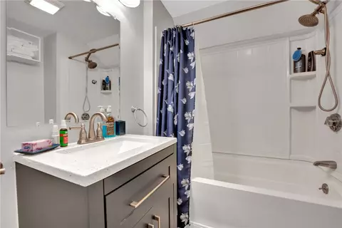 Bath - 527 Fairmount St, Woonsocket, RI 02895 photo 4 of 4