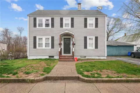 86 Pond St, Pawtucket, RI 02860