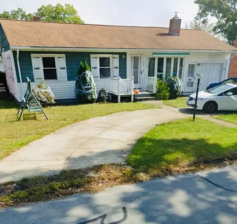 160 Pawtuxet Ter, West Warwick, RI 02893