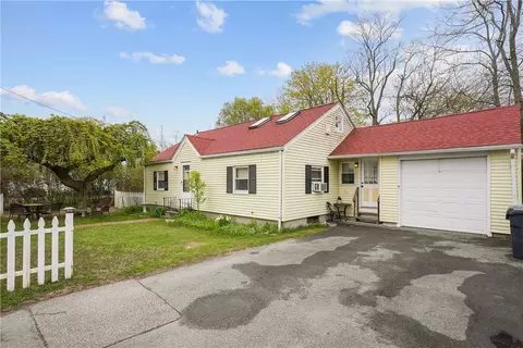 11 Haswill St, Warwick, RI 02889 photo 2