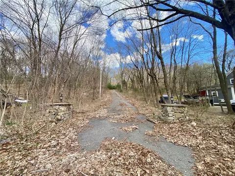 55 Stillwater Rd, Smithfield, RI 02917