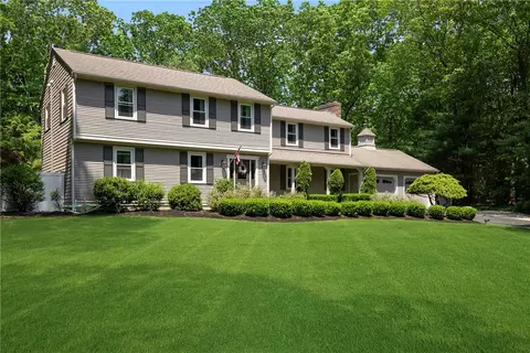 7 Remy Pl, East Greenwich, RI 02818