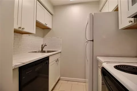 27 School St #3, Westerly, RI 02891 photo 9