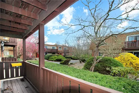 27 School St #3, Westerly, RI 02891 photo 3