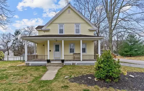 314 Potters Ave, Warwick, RI 02886