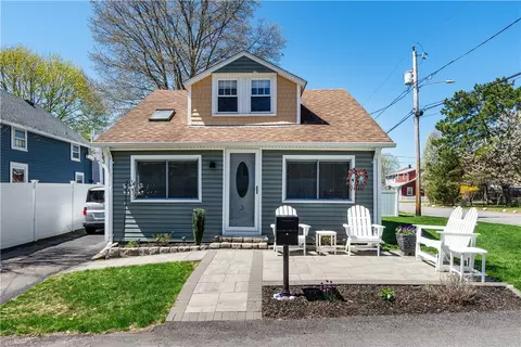 3 Pevear Ave, Warwick, RI 02886