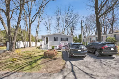 20 Maplewood Dr, Burrillville, RI 02839